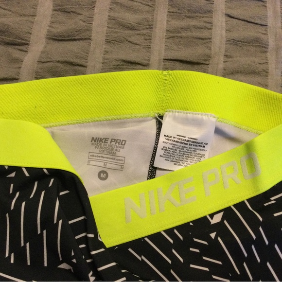 Nike Pro DriFit 19” crops leggings size medium - Picture 7 of 9